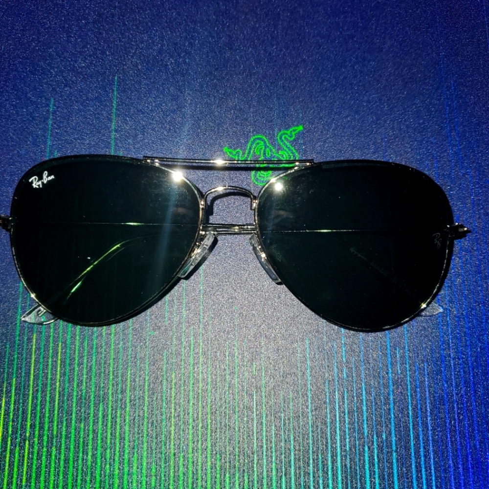 Ray Ban Aviator Shades/Sunglasses